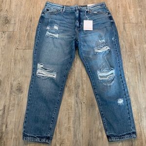 NEW WITH TAGS KanCan High Rise Distressed Mom Jean
